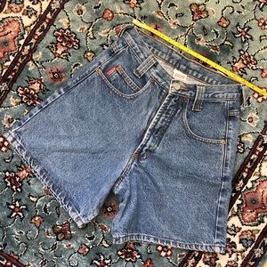 Vintage Medium-wash high waisted jean shorts-90s
